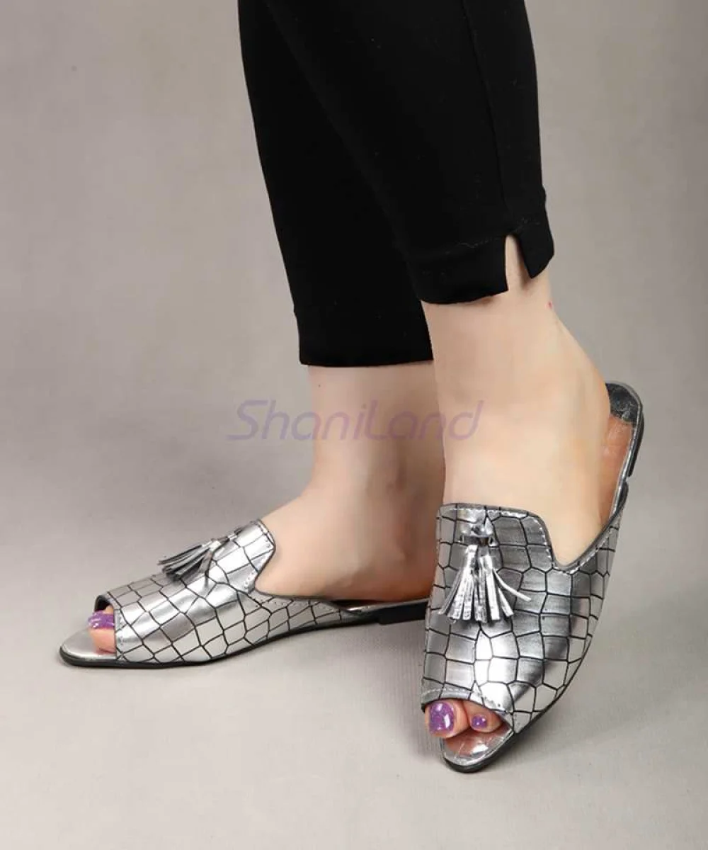 صندل زنانه منگوله دار کد 26457